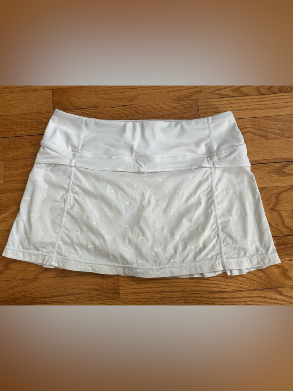 Lululemon RUN: Dash Short, white, size 2